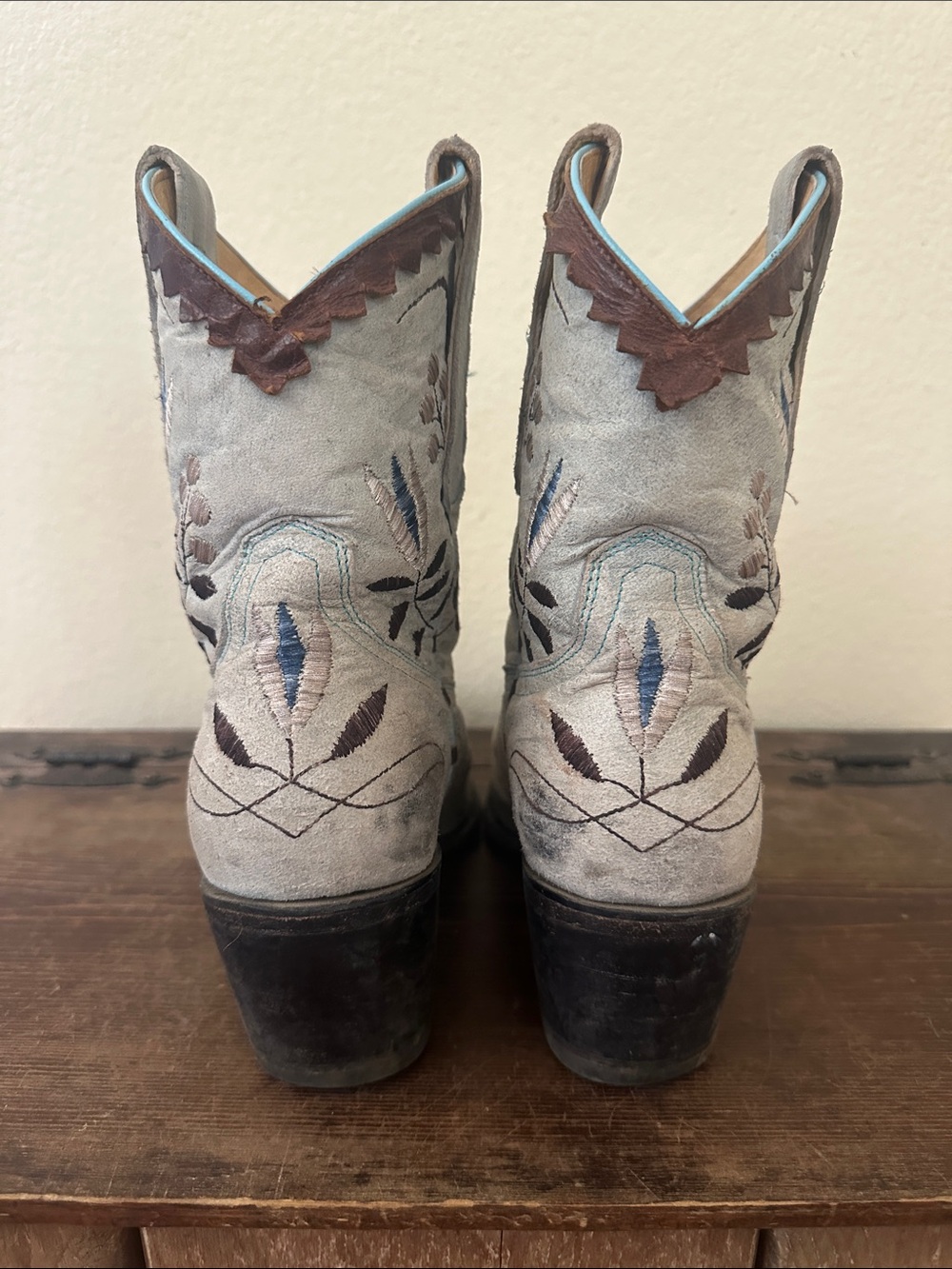 OLD GRINGO  Embroidered Short Shaft Cowgirl Boots - Light Gray - Picture 5 of 6
